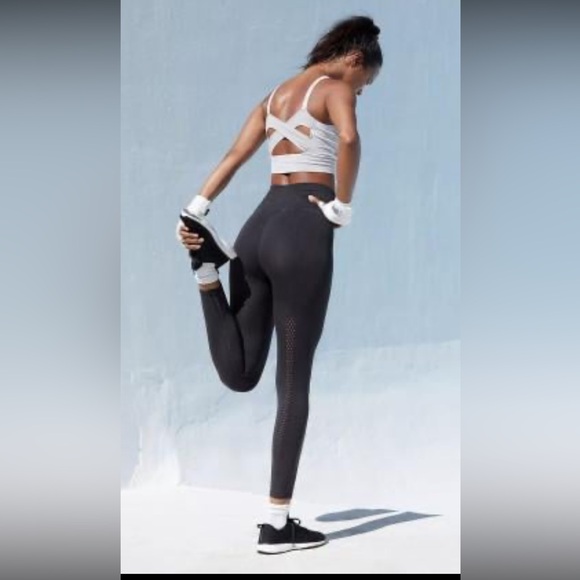 FREE PEOPLE GOOD KARMA WASH OUT BLACK LEGGINGS XS/S - Picture 2 of 2